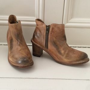 BedStu distressed booties size 6.5